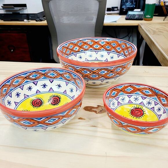 STUNNING POTTERY!  Hand Painted & Glazed Set of 3 Nesting Mixing Bowls PRE-OWNED - Picture 3 of 9